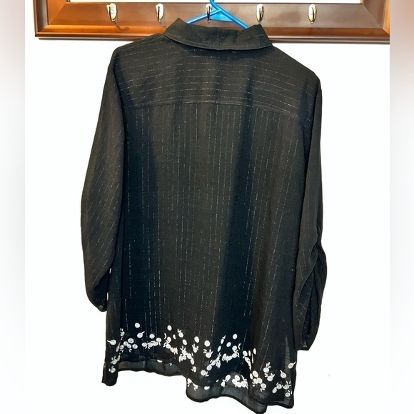 Emma James Black with White Flowers Transparent Button Down Blouse Size 20W - Picture 5 of 7